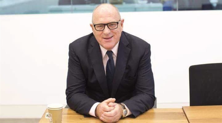 纳斯达克指数刚刚突破18200.00关口,最新报18198.69,日内跌1.91%;